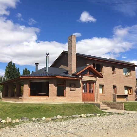 Hosteria Miyazato Inn El Calafate Exterior photo